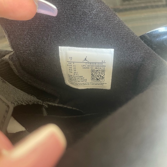 Air Jordan 6 Retro 'Electric Green - Picture 2 of 7